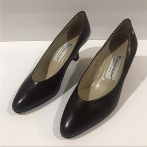 NEW Etienne Aigner Classic Priscilla Black Leather Pumps Heels Size 7 1/2M